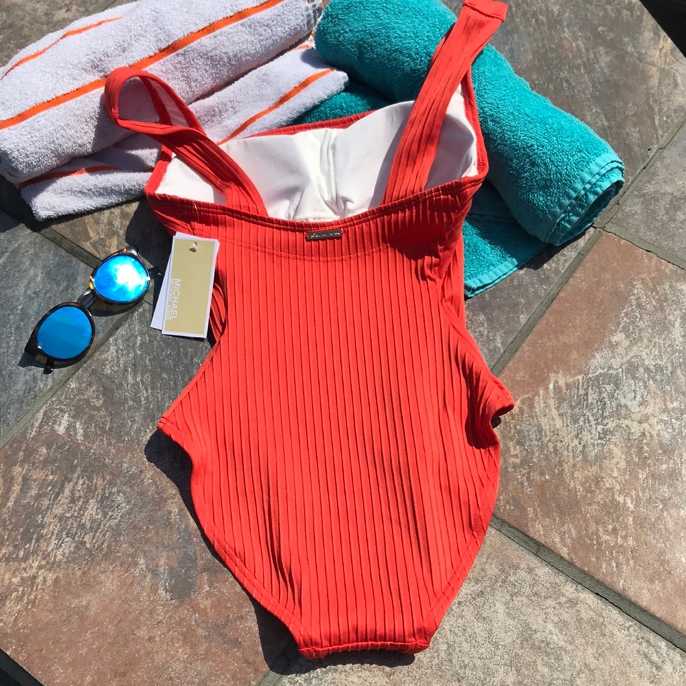 MICHAEL KORS SWIMSUITS. - Picture 2 of 4